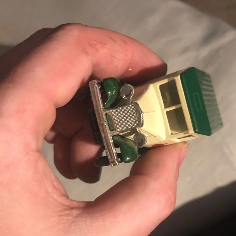 Green & Cream Vintage Style Toy Delivery Van